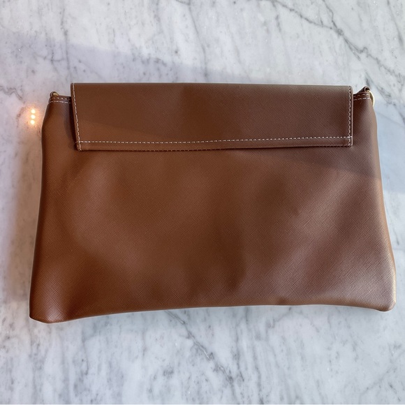 Classy Medium Clutch with Removable Shoulder Strap - Perfect for Any Occasion - Picture 11 of 14
